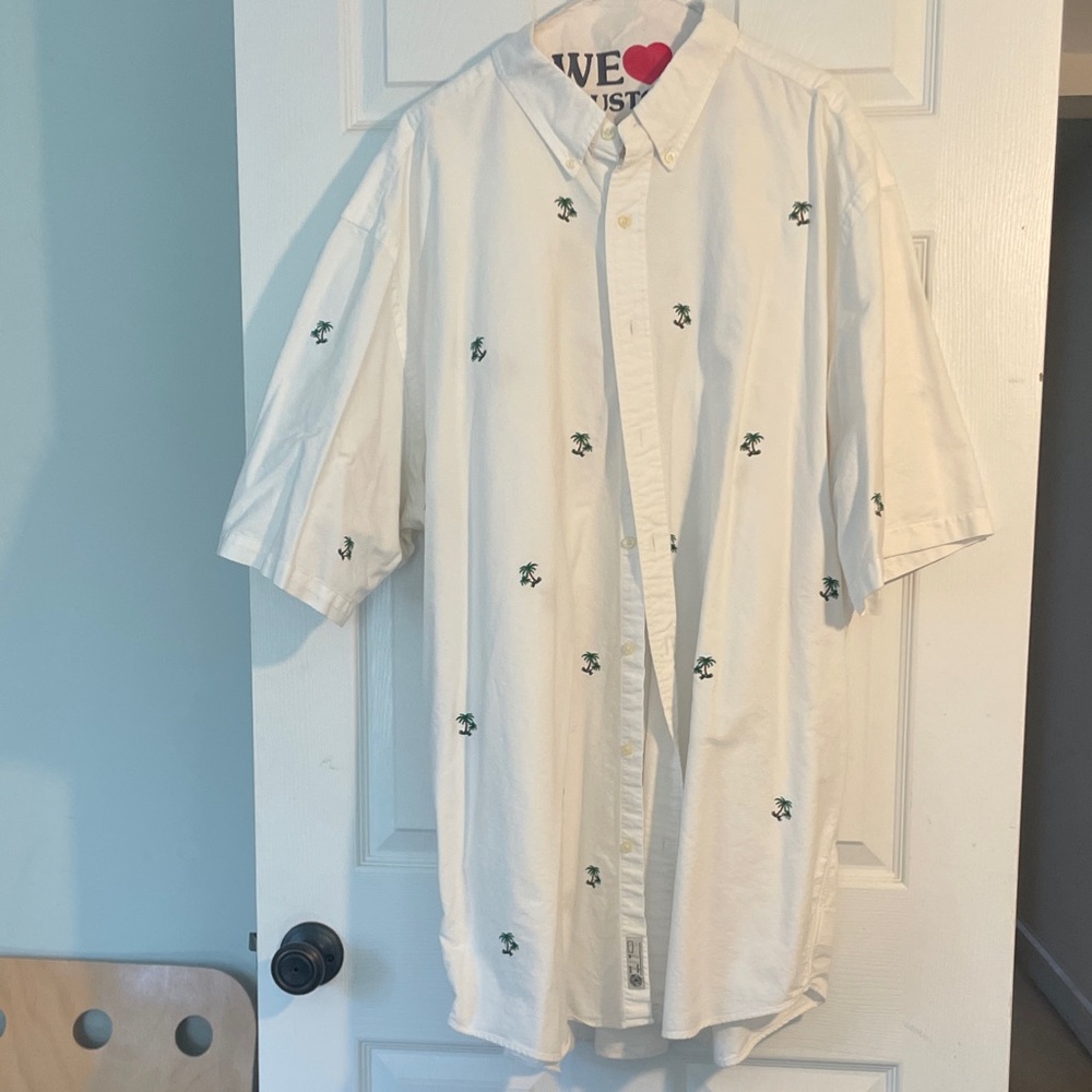 Ralph Lauren Men's White Button-Down Shirt with Green Palm Tree Embroidery